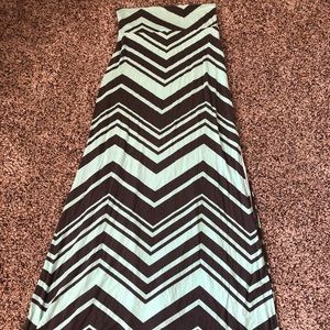 Chevron patterned maxi skirt